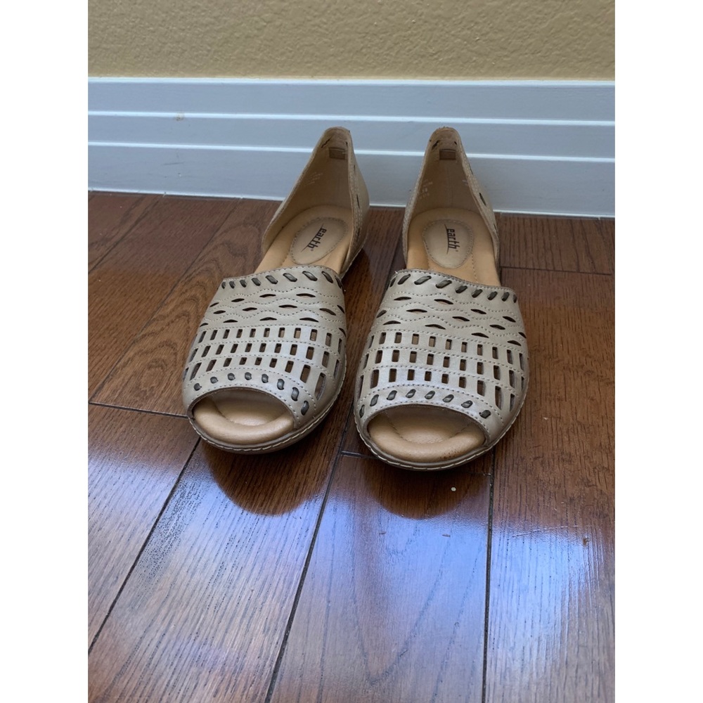 Earth Shoes Size 9.5 “Shore”